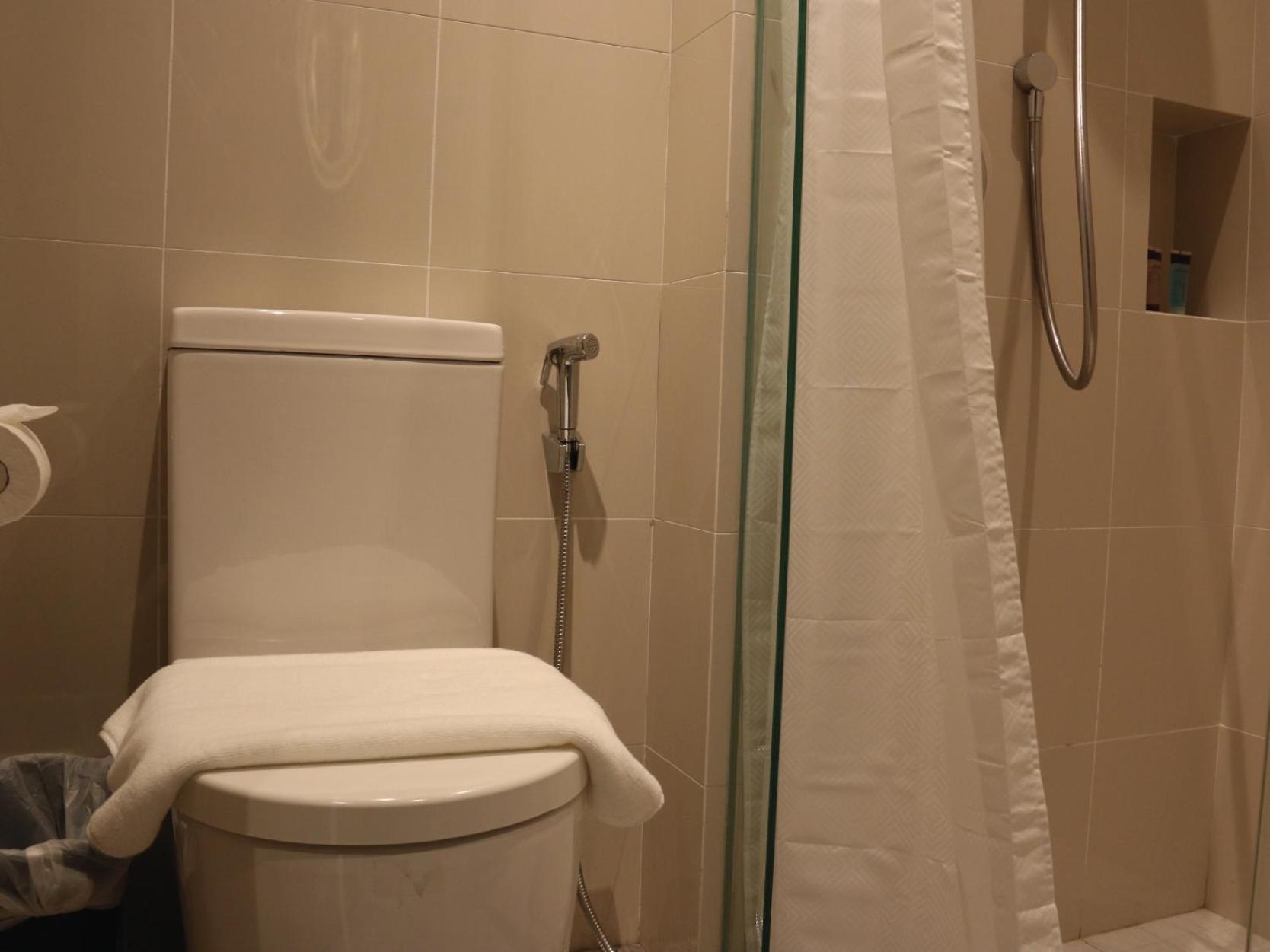 Aqueen Prestige Hotel Jalan Besar سنغافورة المظهر الخارجي الصورة