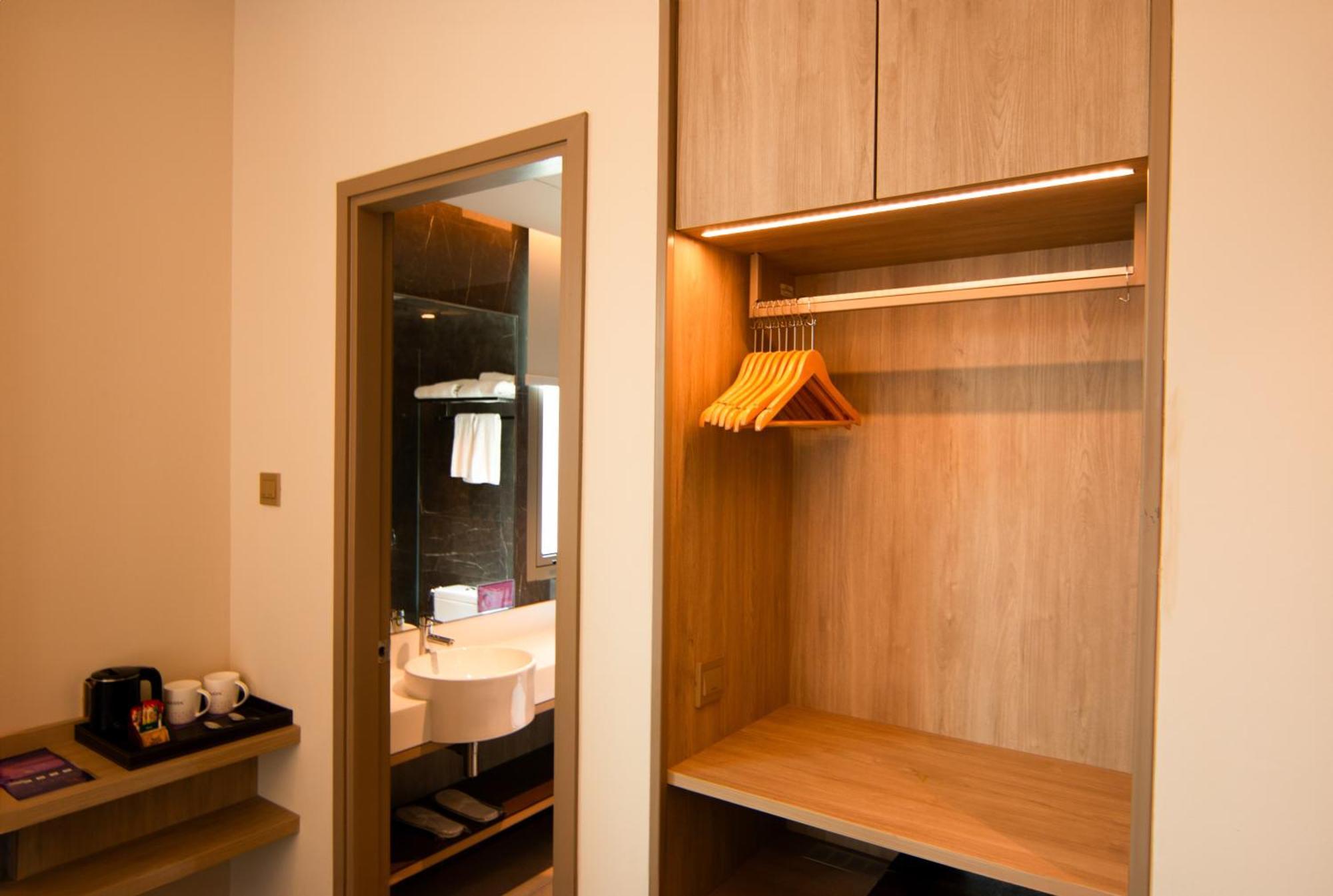 Aqueen Prestige Hotel Jalan Besar سنغافورة المظهر الخارجي الصورة